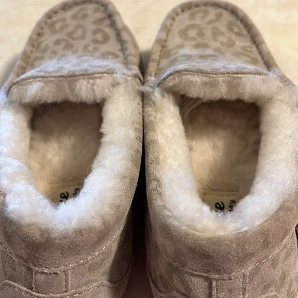 Women’s Deluxe by dearfoams Fernie Genuine Shearling Moccasin Slippers Size 6 - Picture 9 of 12